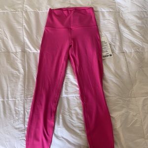 align HR pant 25” in a size 4. color: sonic pink 💕